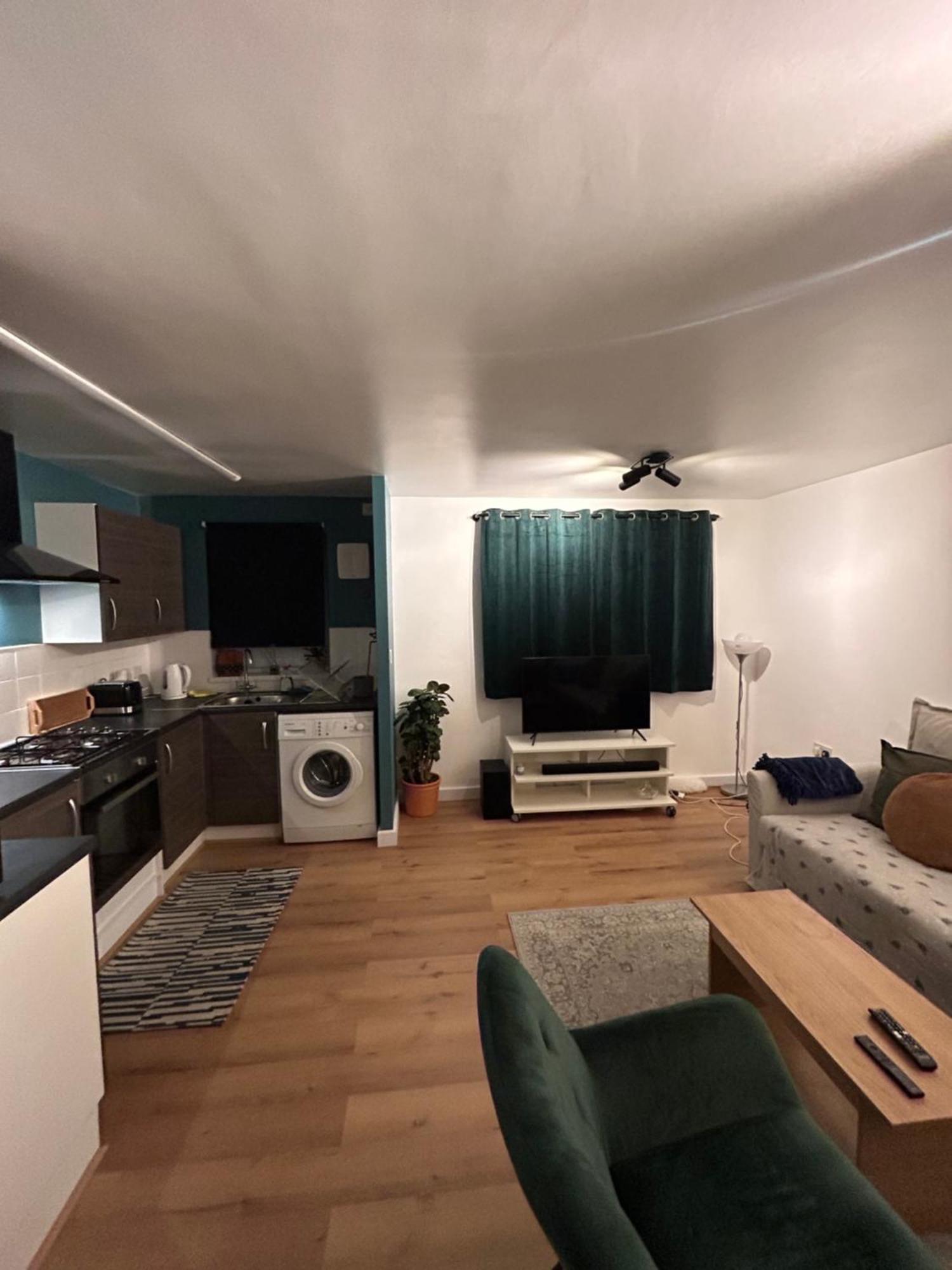 Woodhouse Apartment Лидс Экстерьер фото